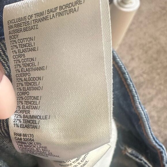 Anthropologie PILCRO Denim Cuffed Shorts 28 - Picture 5 of 5